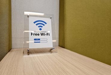 Звичний Wi-Fi у готелі може виявитися пасткою: що варто знати туристам