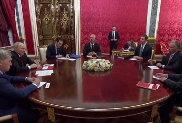 У Кремлі прокоментували зустріч Путіна з представниками Трампа