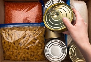 Киев готовит запасы продуктов и воды на случай чрезвычайных ситуаций, - КГГА