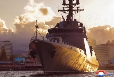 Флот КНДР отримав гігантський есмінець, який раніше перекинувся і майже затонув
