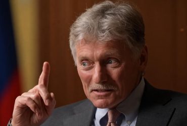 Песков заявил, что армия РФ бьет по всему подряд в Украине