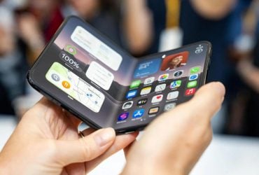 iPhone Duo показали на живих фото і відео: перші відгуки про смартфон-розкладачку