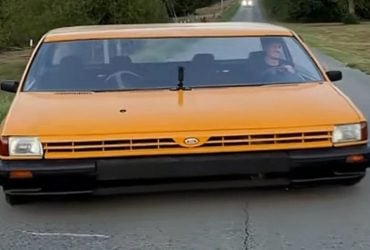 Компактний Ford розширили удвічі: блогер продемонстрував незвичайний результат