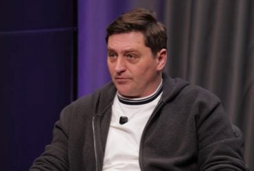 49-летний известный актер публично обратился к старшему сыну и показал редкое фото