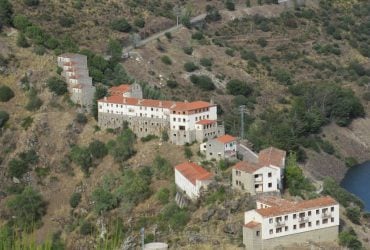 Американец купил заброшенное испанское село за 310 тысяч евро: зачем оно ему