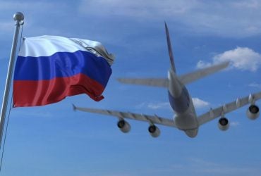 Масована атака дронів паралізувала аеропорти Москви: понад 400 рейсів зірвано