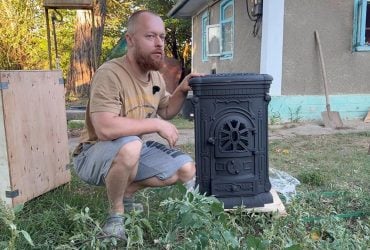 Чоловік купив 100-річну хату-мазанку біля Дністра: як він змінив її за кілька місяців