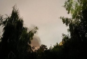 Росія масовано атакувала Київ балістикою: є жертви та поранені