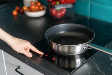 Индукционная плита подходит не всем: пять минусов, о которых часто молчат