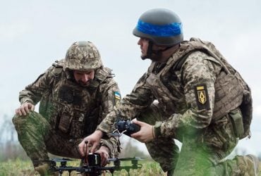 Маленька Україна стримує величезну Росію, бо воює зовсім по-іншому, - WSJ