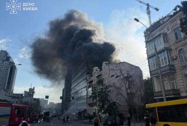 Россияне ударили по больнице Добробут в центре Киева: есть пострадавшие (видео)