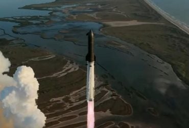 SpaceX запустила найбільшу та найпотужнішу ракету у світі (відео)