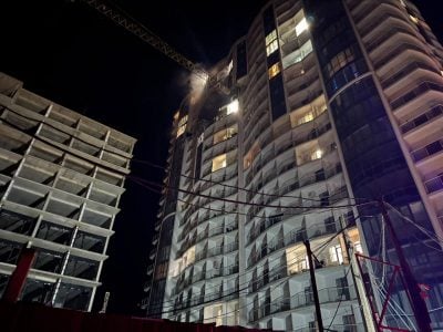 РФ масовано атакувала Одесу: є влучання в багатоповерхівку, серед поранених - діти (відео)
