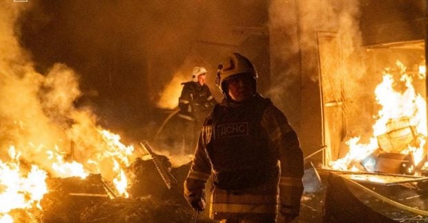 дрони вдарили по ринку, поранено чотирьох рятувальників