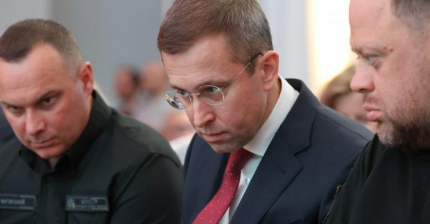 країна може залишитися без мільярдів доларів допомоги та скоротити видатки