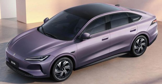 у продаж надійшов дешевий електромобіль Jetta M6