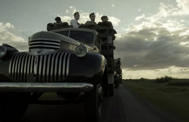 Netflix показал трейлер "Москито Боул" с Биллом Скарсгардом (видео)