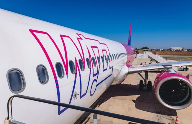 Рейс Wizz Air остановили перед самым взлетом: что заметила стюардесса