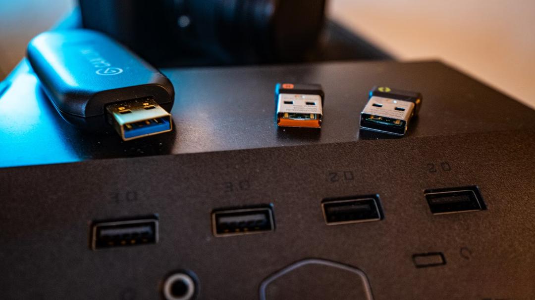 Мы годами использовали USB-порты неправильно: что на самом деле означают их цвета Мы годами использовали USB-порты неправильно: что на самом деле означают их цвета