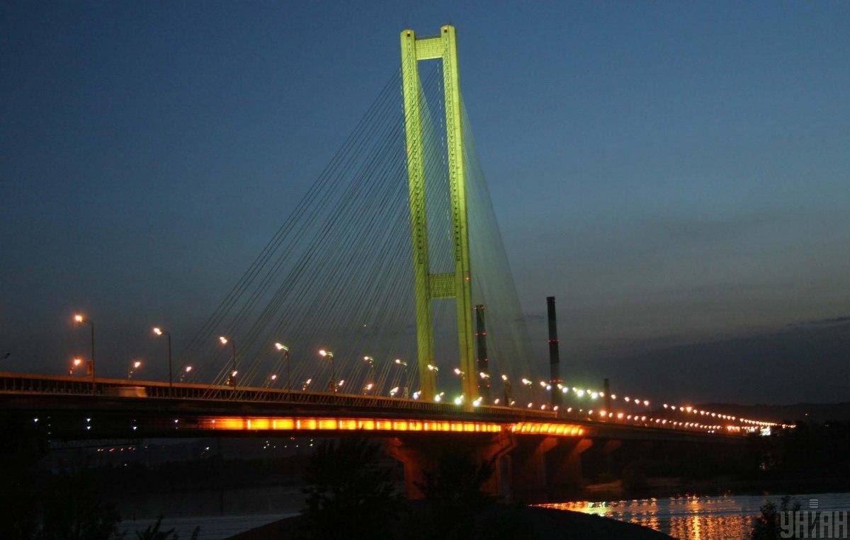 Антидронових сіток недостатньо: експерт пояснив, як захистити мости Києва