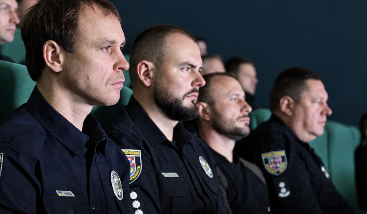 Поліція Вінниччини презентувала документальну стрічку про репатріацію 'безІМЕННІ: боротьба за імʼя' Поліція Вінниччини презентувала документальну стрічку про репатріацію 'безІМЕННІ: боротьба за імʼя'
