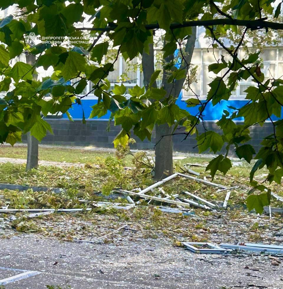 Россияне атаковали дроном центр Днепра, произошел масштабный пожар Россияне атаковали дроном центр Днепра, произошел масштабный пожар