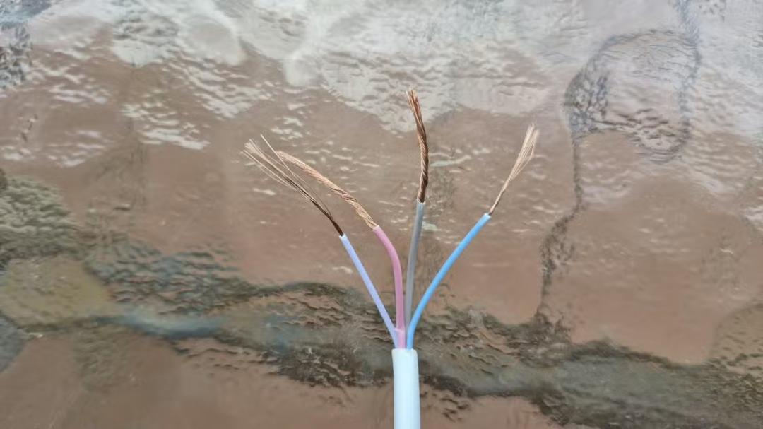 Що можна зробити зі старим USB-C-кабелем: 5 ідей, які стануть у пригоді вдома Що можна зробити зі старим USB-C-кабелем: 5 ідей, які стануть у пригоді вдома