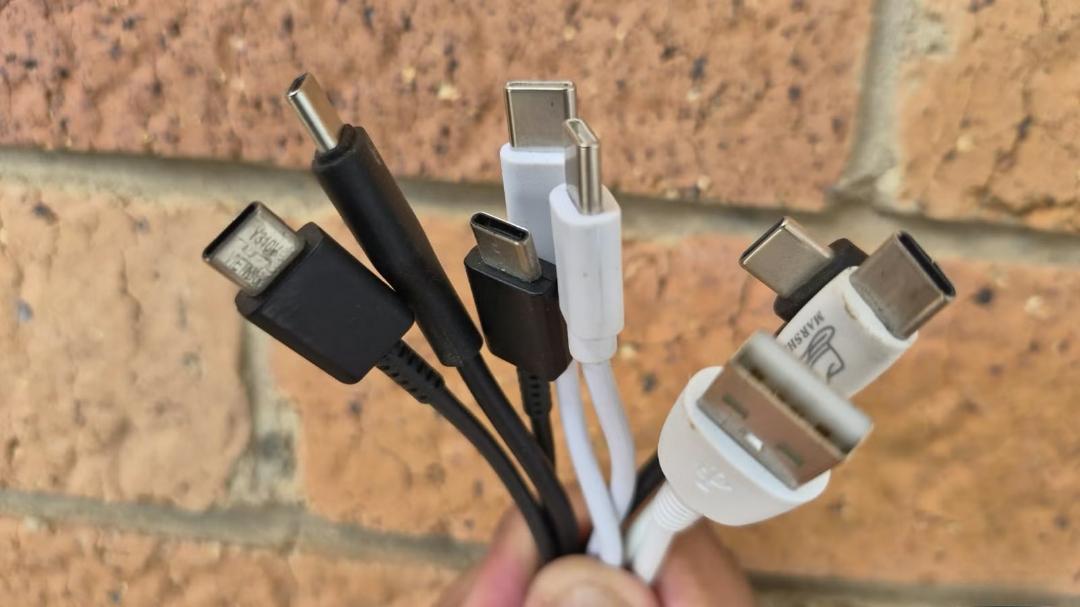 Що можна зробити зі старим USB-C-кабелем: 5 ідей, які стануть у пригоді вдома Що можна зробити зі старим USB-C-кабелем: 5 ідей, які стануть у пригоді вдома