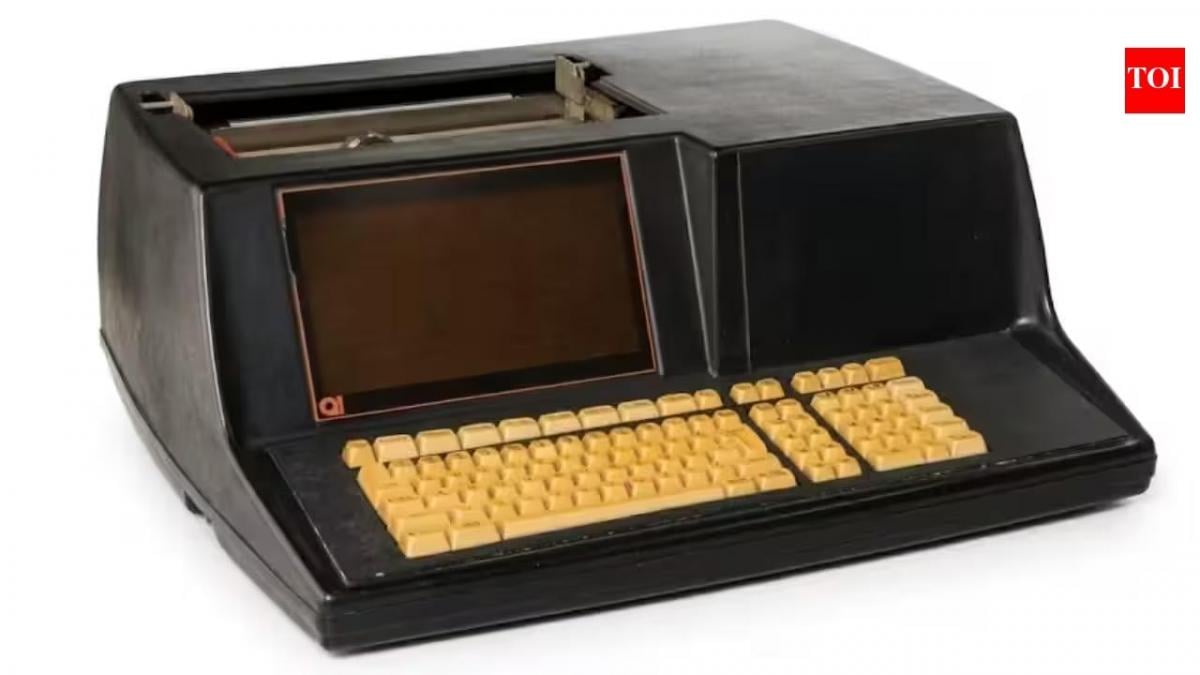 У будинку випадково знайшли рідкісний комп’ютер 1972 року: він коштував майже $50 тисяч У будинку випадково знайшли рідкісний комп’ютер 1972 року: він коштував майже $50 тисяч