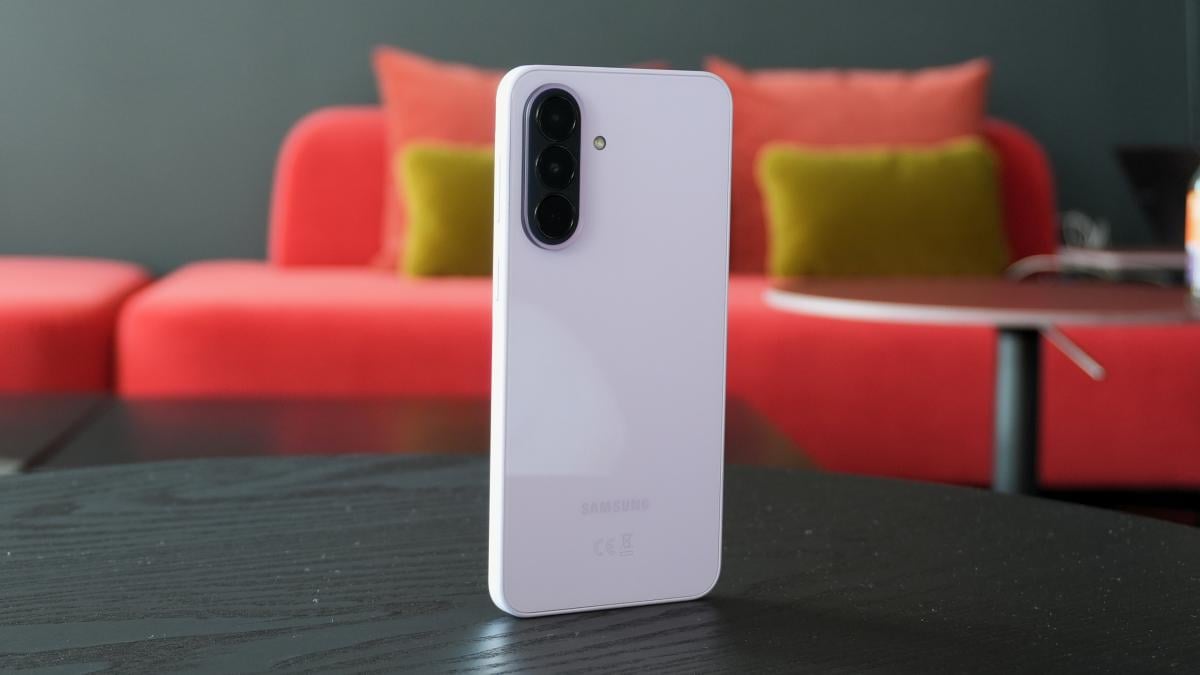 Експерти назвали 5 недорогих Android-смартфонів, які прослужать 5–7 років Експерти назвали 5 недорогих Android-смартфонів, які прослужать 5–7 років
