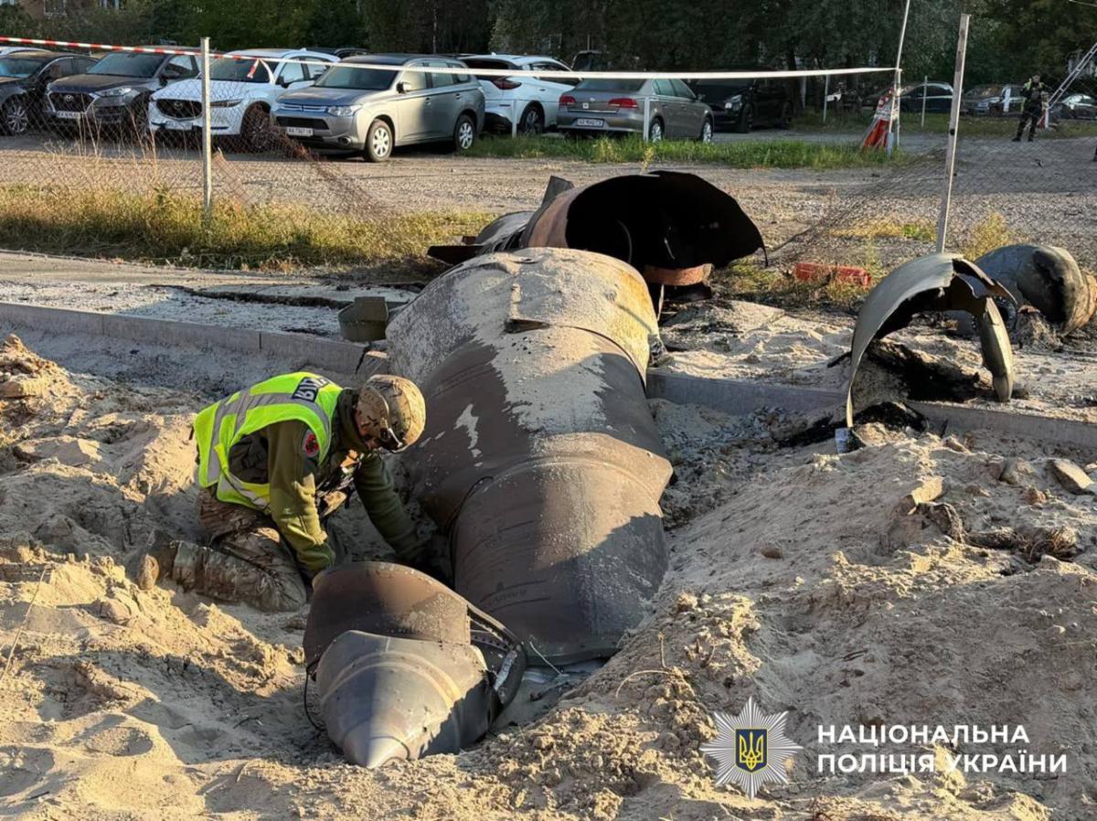 У Києві серед будинків знайшли нерозірвану балістичну ракету РФ