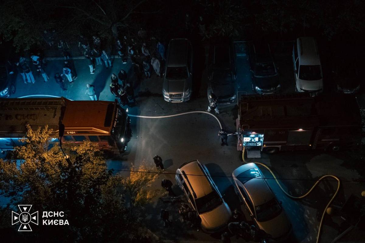 Атака росіян на багатоповерхівку в Києві: загинули 2 особи, серед поранених є діти