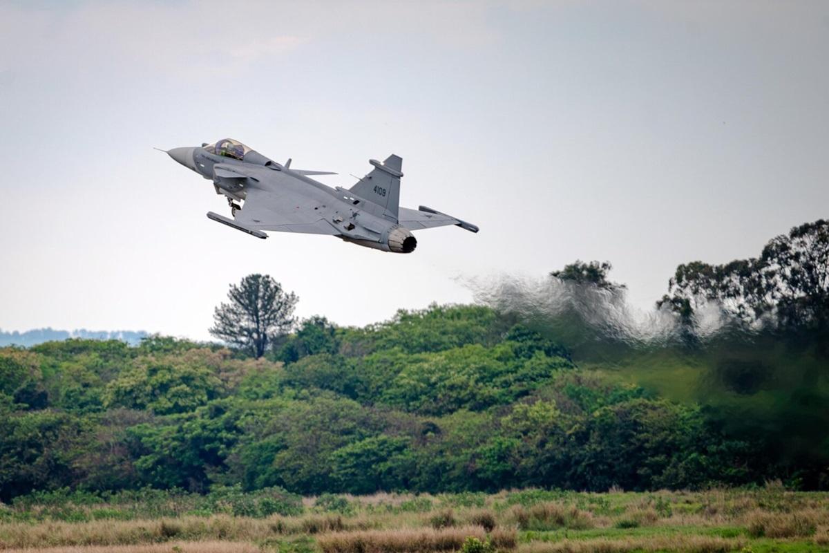 Перший винищувач Gripen E, виготовлений за межами Швеції, піднявся у повітря