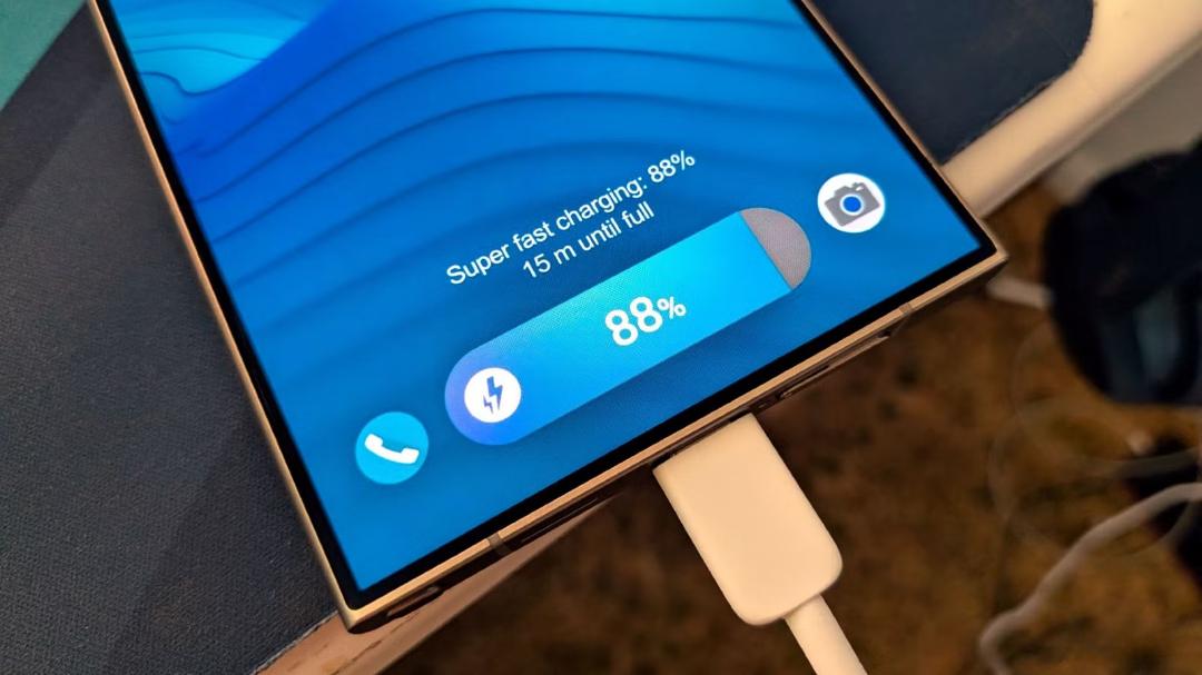 Швидка зарядка та антивірус: 4 міфи про Android, у які час перестати вірити Швидка зарядка та антивірус: 4 міфи про Android, у які час перестати вірити