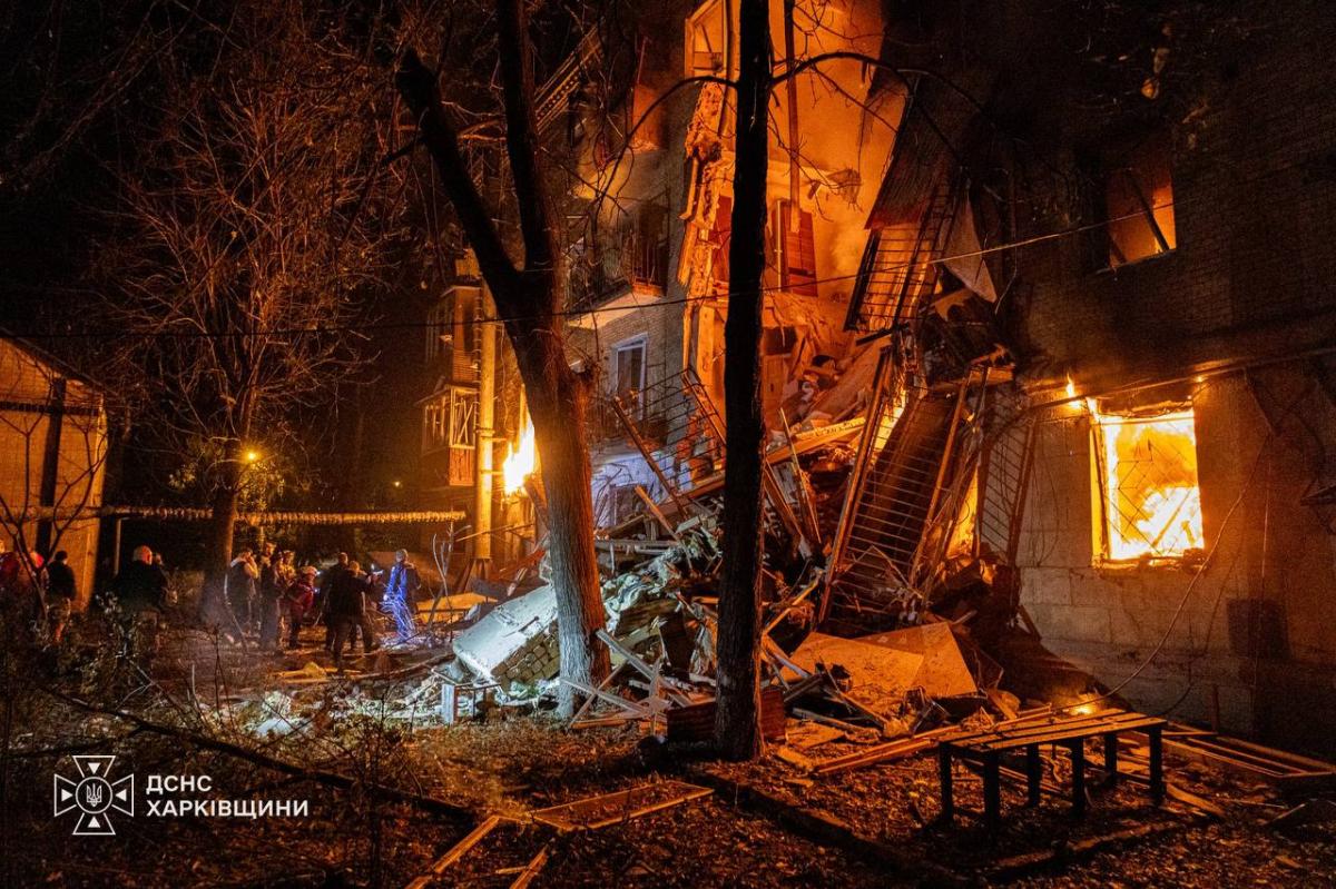 Атака на багатоповерхівку в Харкові: є жертви і понад десяток постраждалих