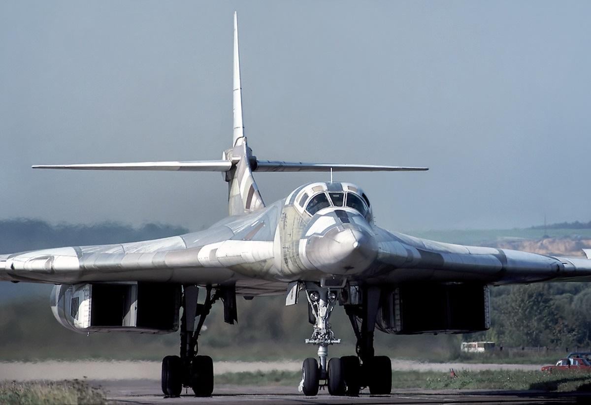 У РФ заявили про модернізацію бомбардувальників Ту-160М, які запускають ракети по Україні У РФ заявили про модернізацію бомбардувальників Ту-160М, які запускають ракети по Україні