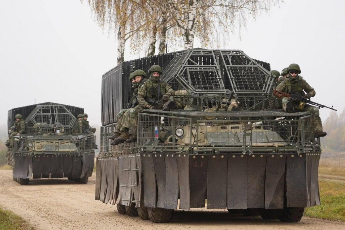 Російський БТР-82А обвішали ланцюгами проти дронів, але є нюанс