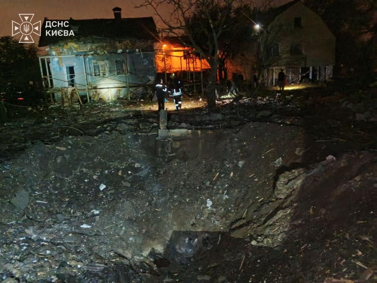 Росія вдарила балістикою по шести районах Києва: є загиблий і 22 постраждалих Росія вдарила балістикою по шести районах Києва: є загиблий і 22 постраждалих