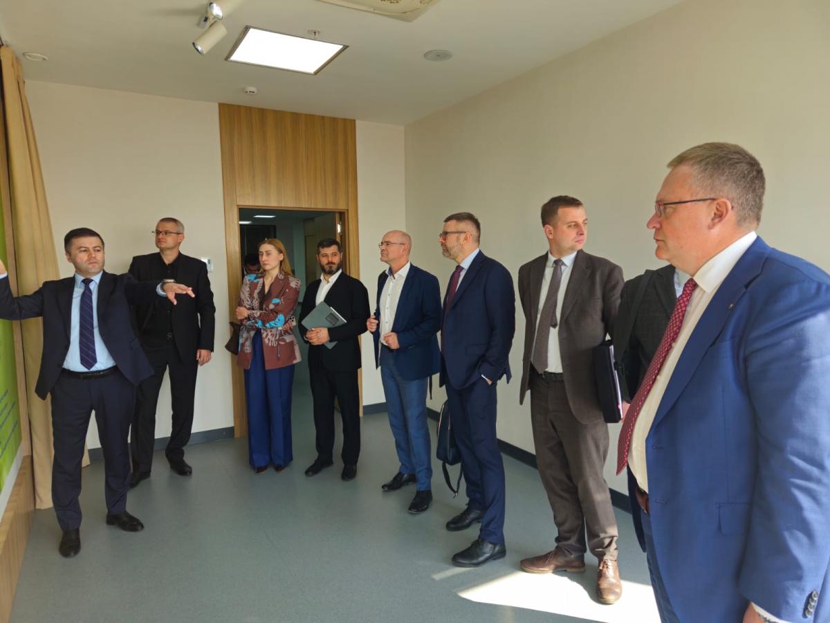 Україна та Узбекистан обговорили нові можливості співпраці у фармацевтичній галузі Україна та Узбекистан обговорили нові можливості співпраці у фармацевтичній галузі