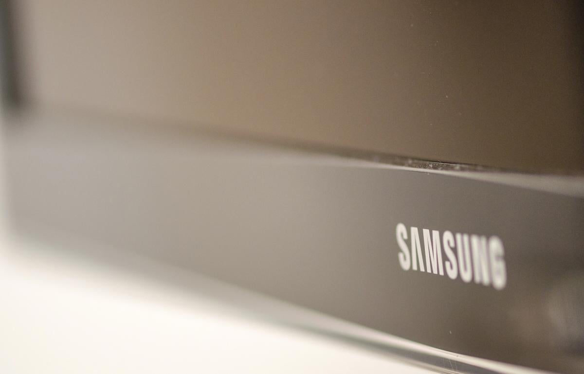 Телевізори Samsung продовжують передавати дані навіть після вимкнення стеження, - звіт