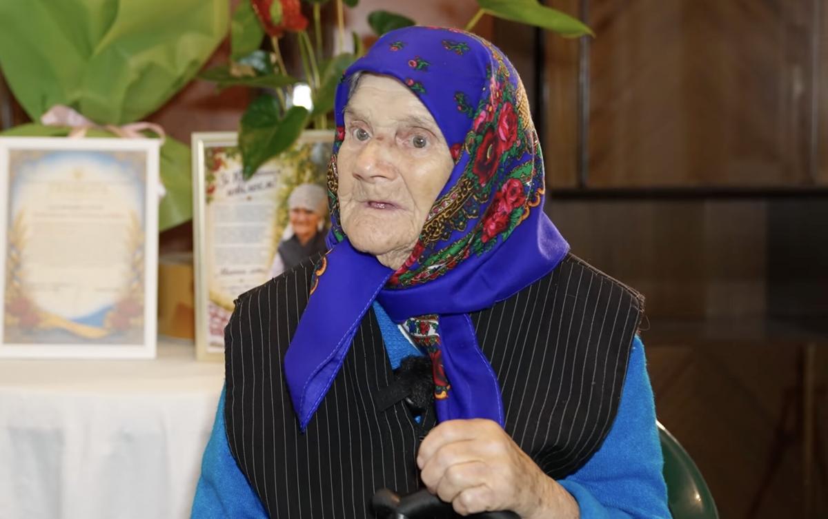 Сама виховала п’ятьох братів і сестер: на Буковині жінка відзначила 100-річчя