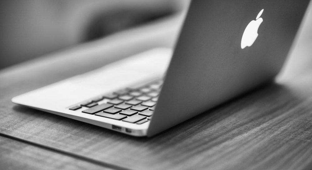 Apple представила ноутбук із сенсорним екраном