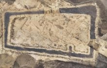 Археологи нашли в захоронении возрастом 6000 лет неожиданный средневековый туннель (фото)