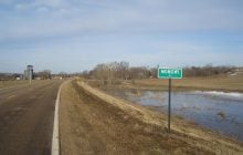 В этом поселке живет только один человек: она сама себе мэр и избиратель