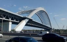 Во время воздушной тревоги в Киеве будут перекрыты два моста: в КГГА сообщили подробности