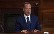 Медведев пригрозил начать "полноценную космическую войну" с США