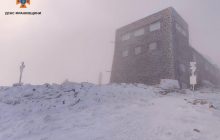 Карпаты засыпало снегом: в горах ударил мороз -5° (фото)