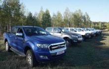Девять пикапов на сумму свыше 9 миллионов гривень: "Стальной фронт" Рината Ахметова передал новую партию автомобилей 157-й ОМБр