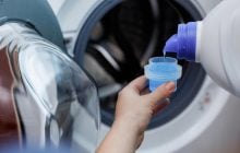 В лоток или в барабан: куда заливать гель, чтобы лучше отстирать белье