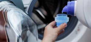 У лоток чи в барабан: куди наливати гель для прання, щоб краще випрати білизну